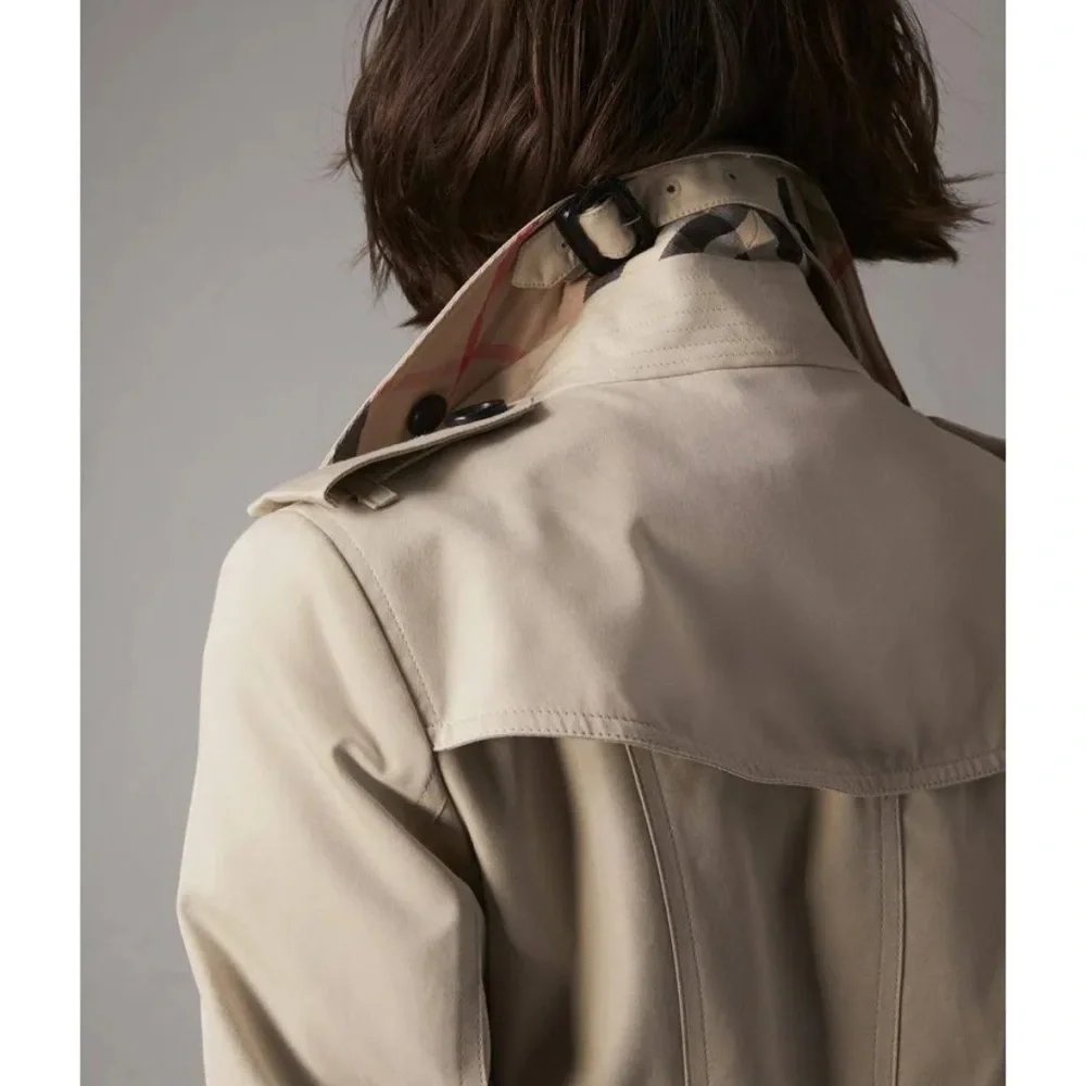 Burberry Beige Double-Breasted Trench Coat with Belt - Picture 8 of 11